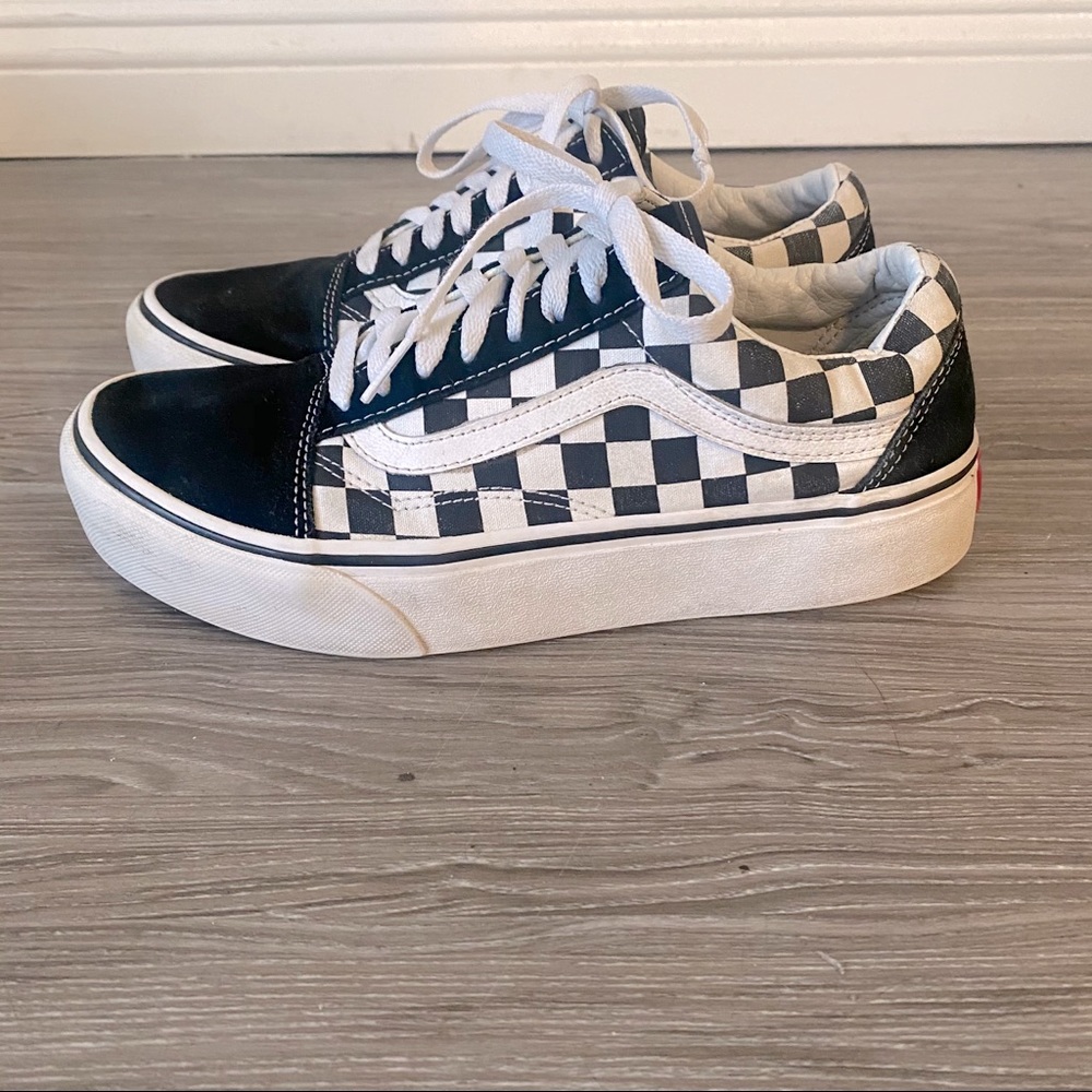 Women’s checkered platform old skool.